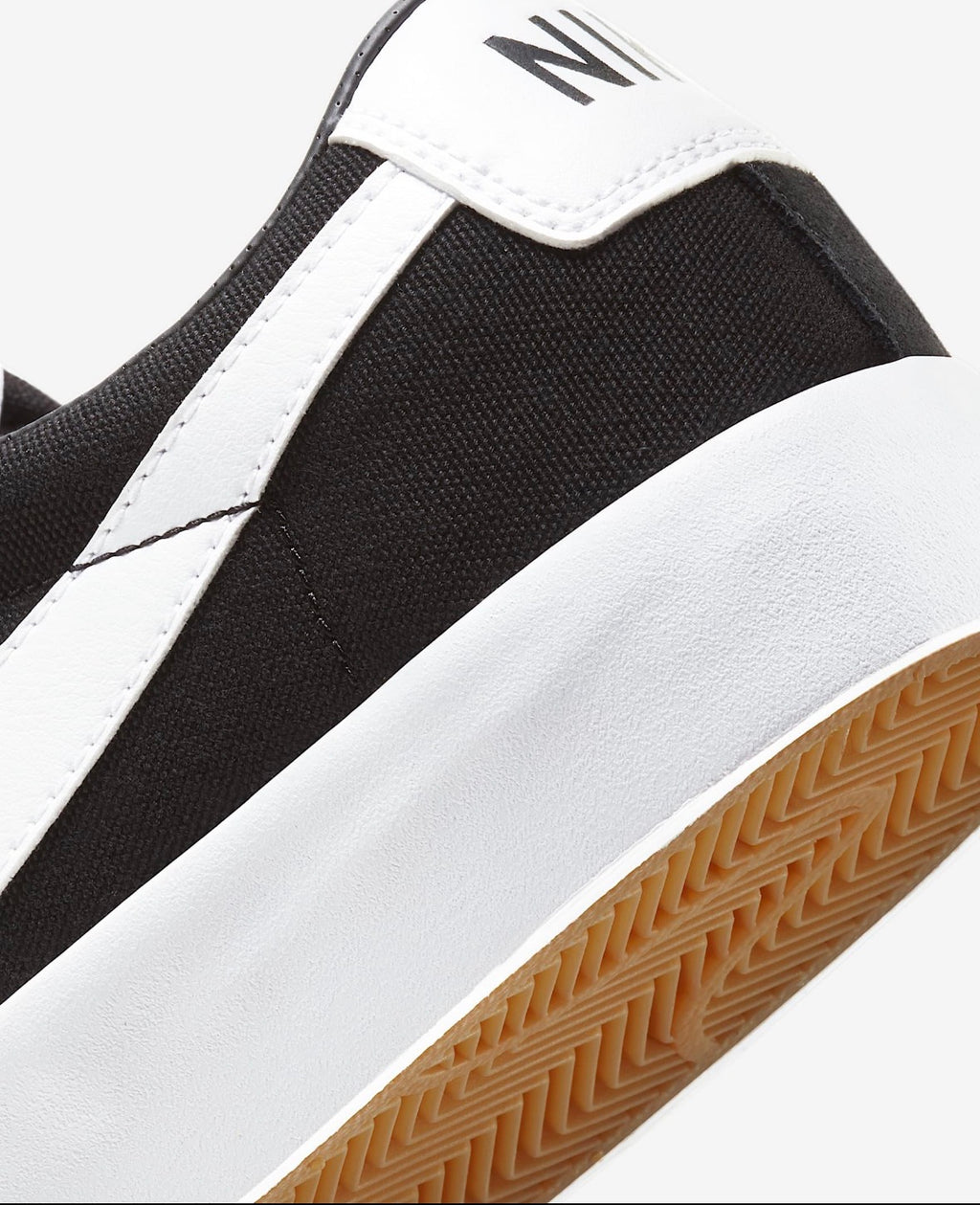 TÊNIS NIKE SB ZOOM BLAZER LOW PRO GT DC7695-002
